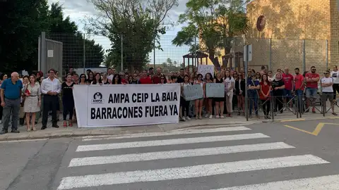 Concentración en el CEIP Las Bayas de Elche. Concentración en el CEIP Las Bayas de Elche.
