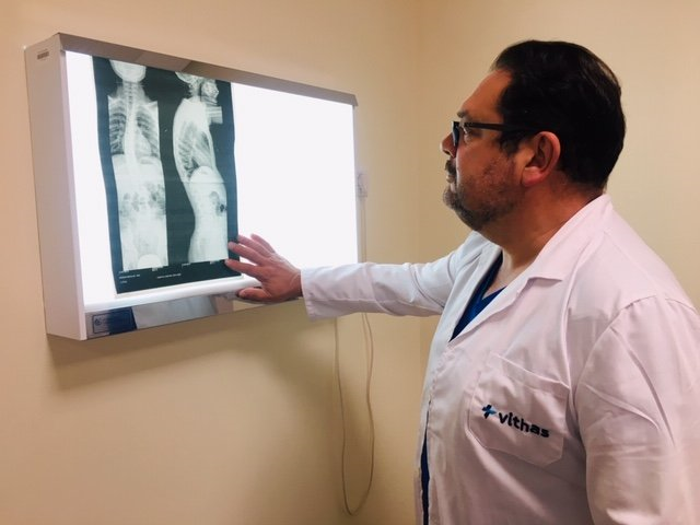 El ejercicio físico, rutina indispensable para prevenir el dolor de espalda y hombros en los niños El ejercicio físico, rutina indispensable para prevenir el dolor de espalda y hombros en los niños