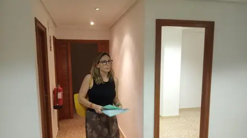 Amparo Cerdá, portavoz de VOX Elche en la sede local de la formación política. Amparo Cerdá, portavoz de VOX Elche en la sede local de la formación política.