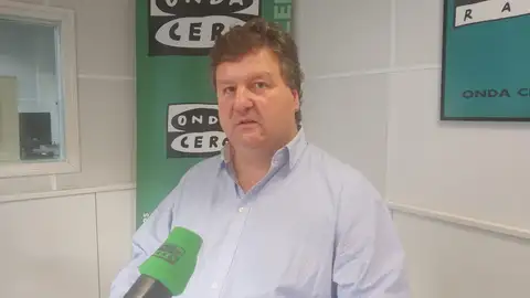 Gastón Gómez, Alcalde de Santa Mª de Cayón Gastón Gómez, Alcalde de Santa Mª de Cayón