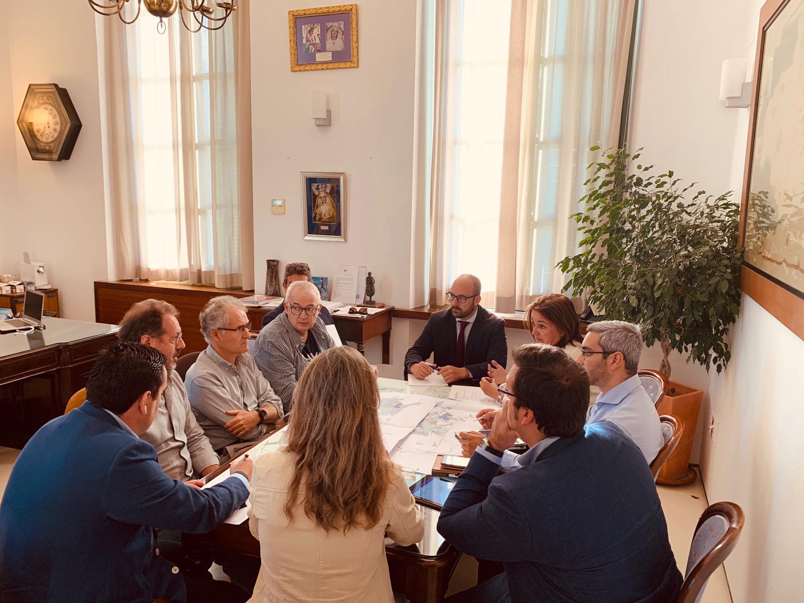 El Ayuntamiento de El Puerto se reunirá el miércoles con la Junta para abordar la suspensión del PGOU de 2012 El Ayuntamiento de El Puerto se reunirá el miércoles con la Junta para abordar la suspensión del PGOU de 2012