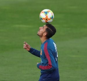 Dani Ceballos, en un entrenamiento con la Selección. Dani Ceballos, en un entrenamiento con la Selección.