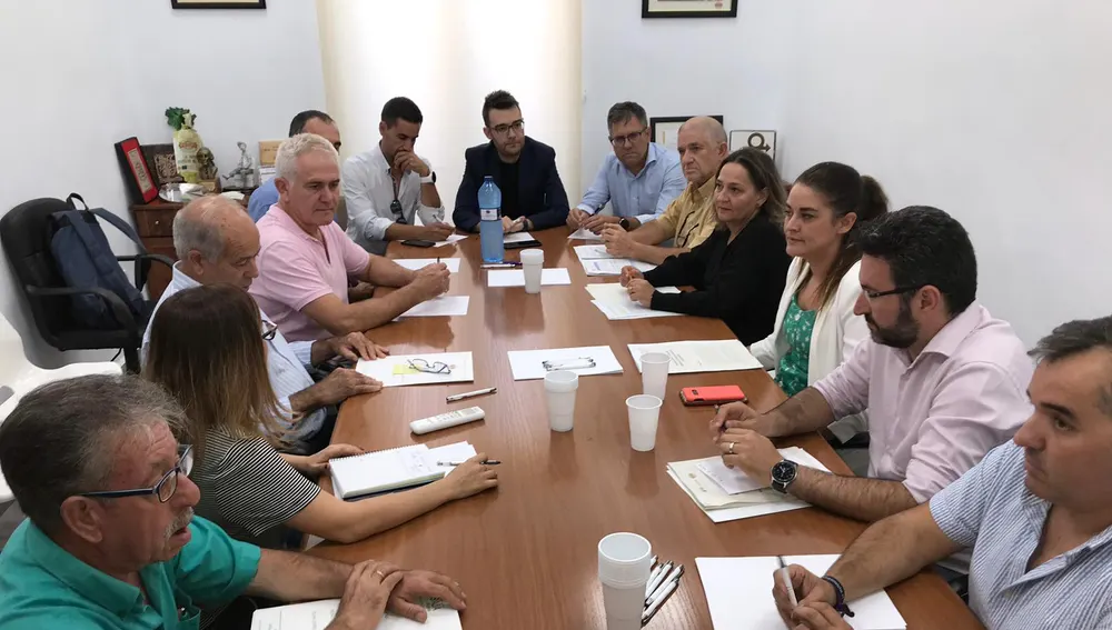 Reunión con la consellera de Agricultura, Mireia Mollà. Reunión con la consellera de Agricultura, Mireia Mollà.