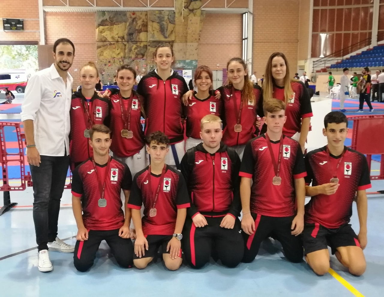El Club Shotokan Carrús logra once medallas en la Liga Autonómica El Club Shotokan Carrús logra once medallas en la Liga Autonómica