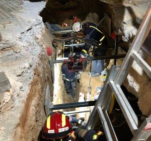 Rescate de un obrero atrapado en una zanja de Torrejón de Ardoz Rescate de un obrero atrapado en una zanja de Torrejón de Ardoz
