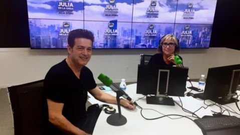 Santiago Auser&oacute;n, con Julia Otero en Julia en la Onda