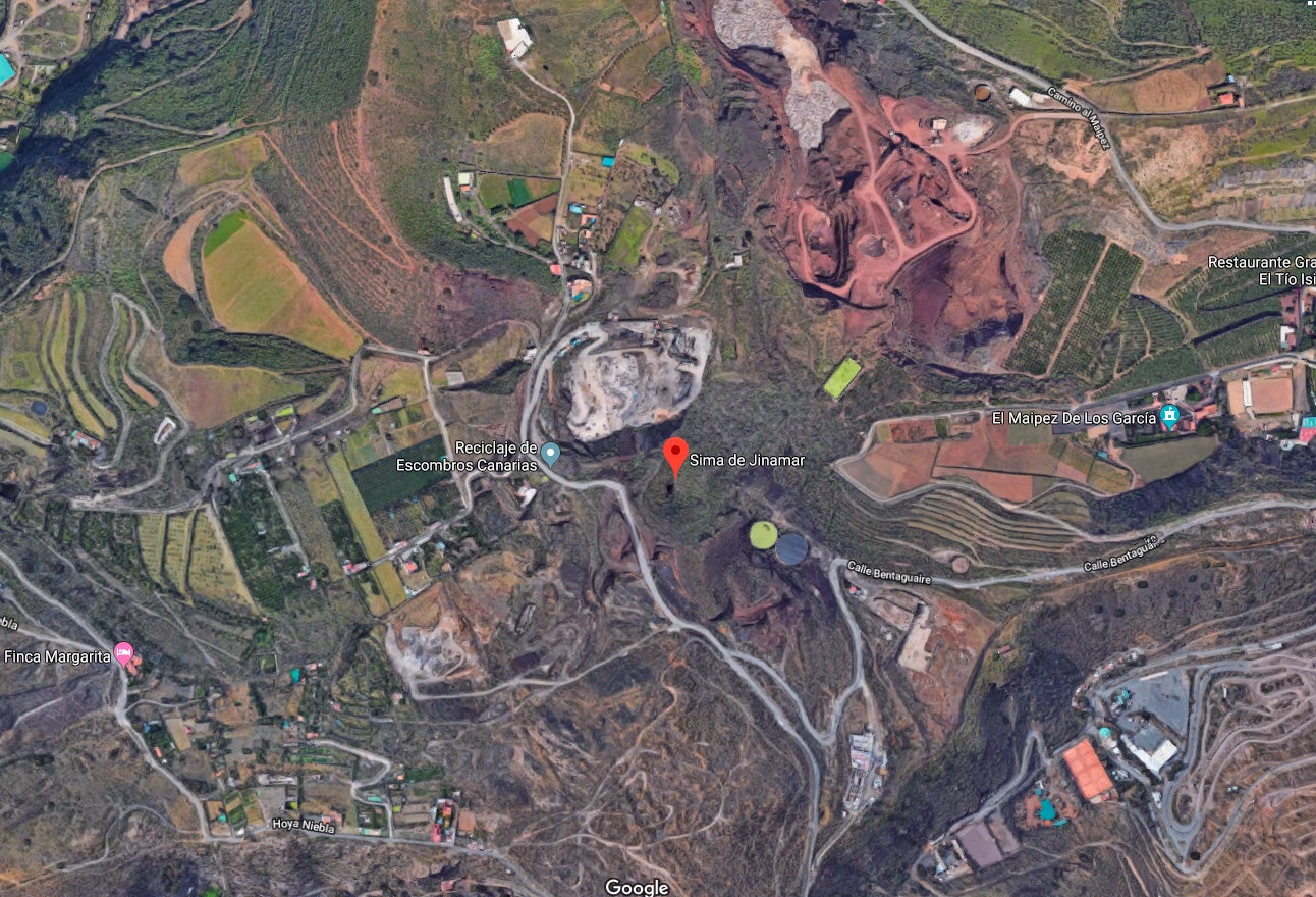 Hallan en una sima de Gran Canaria el cuerpo de un hombre con el rostro desfigurado, las piernas rotas y varios disparos Hallan en una sima de Gran Canaria el cuerpo de un hombre con el rostro desfigurado, las piernas rotas y varios disparos