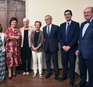 María José Segarra (3ª por la izq.), junto a autoridades judiciales e institucionales María José Segarra (3ª por la izq.), junto a autoridades judiciales e institucionales