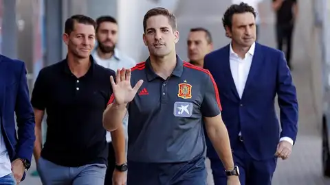 Robert Moreno, con su equipo en Las Rozas. Robert Moreno, con su equipo en Las Rozas.