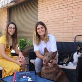 Elvira Sastre en la entrevista con 'Como el perro y el gato' 