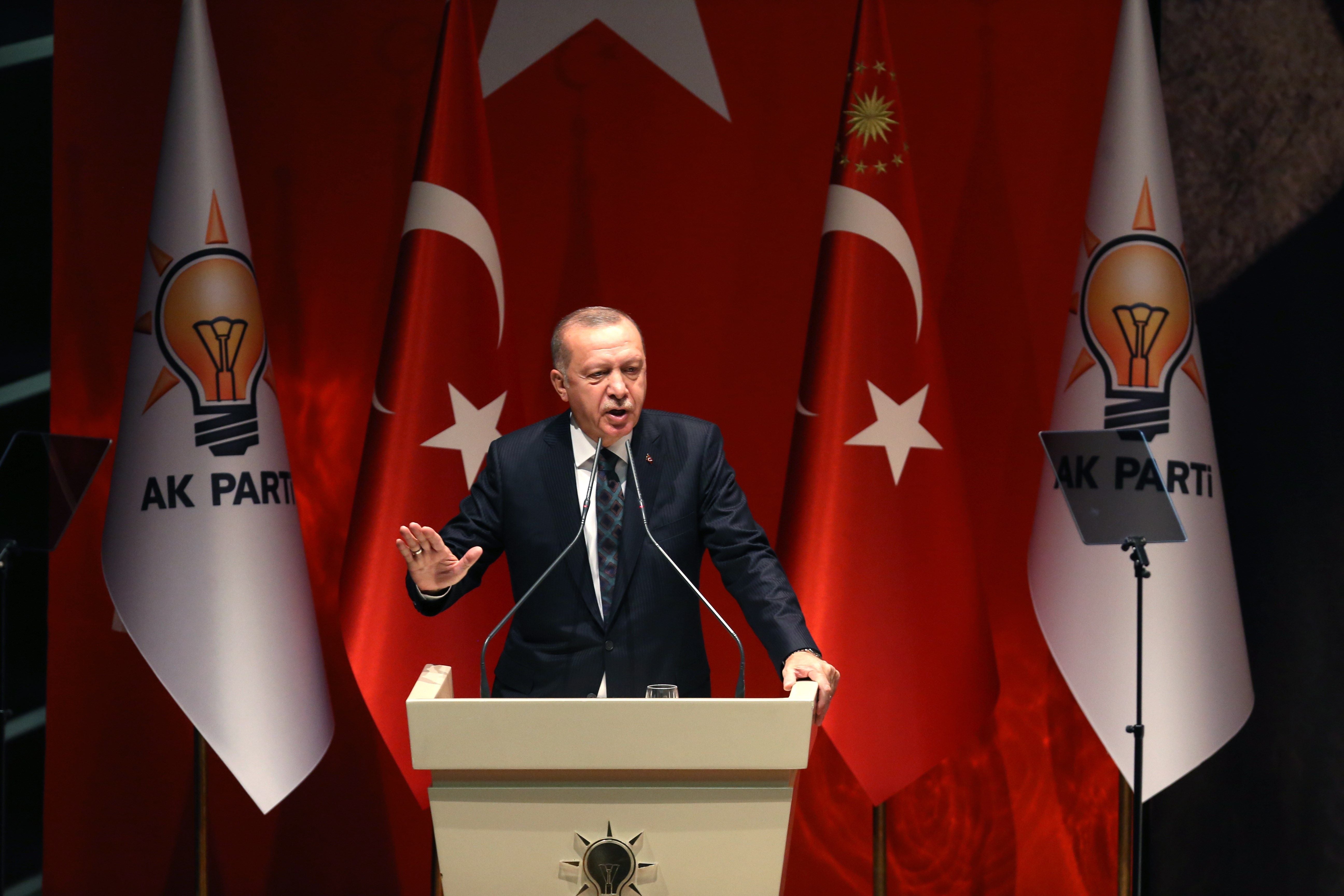 Tertulia: "Advertencia, aviso, amenaza o desahogo del presidente de Turquía que está molesto con las críticas europeas" Tertulia: "Advertencia, aviso, amenaza o desahogo del presidente de Turquía que está molesto con las críticas europeas"