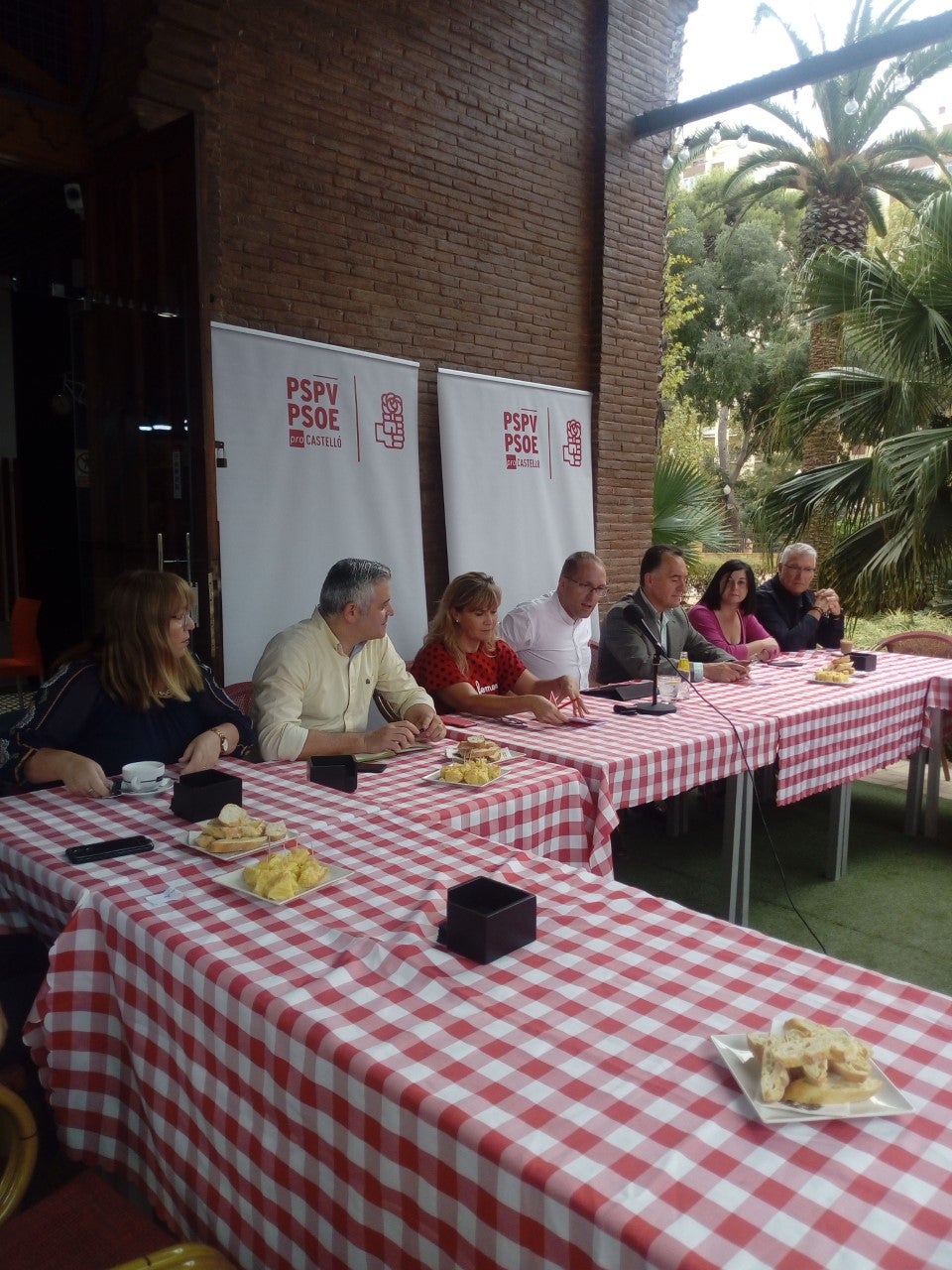 El PSOE presenta a Susana Ros y Artemi Rallo al frente de las candidaturas electorales El PSOE presenta a Susana Ros y Artemi Rallo al frente de las candidaturas electorales