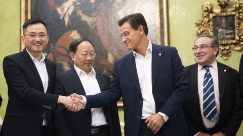 Jiang y Luis Salvador