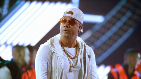 El cantante Wisin durante una actuaci&oacute;n