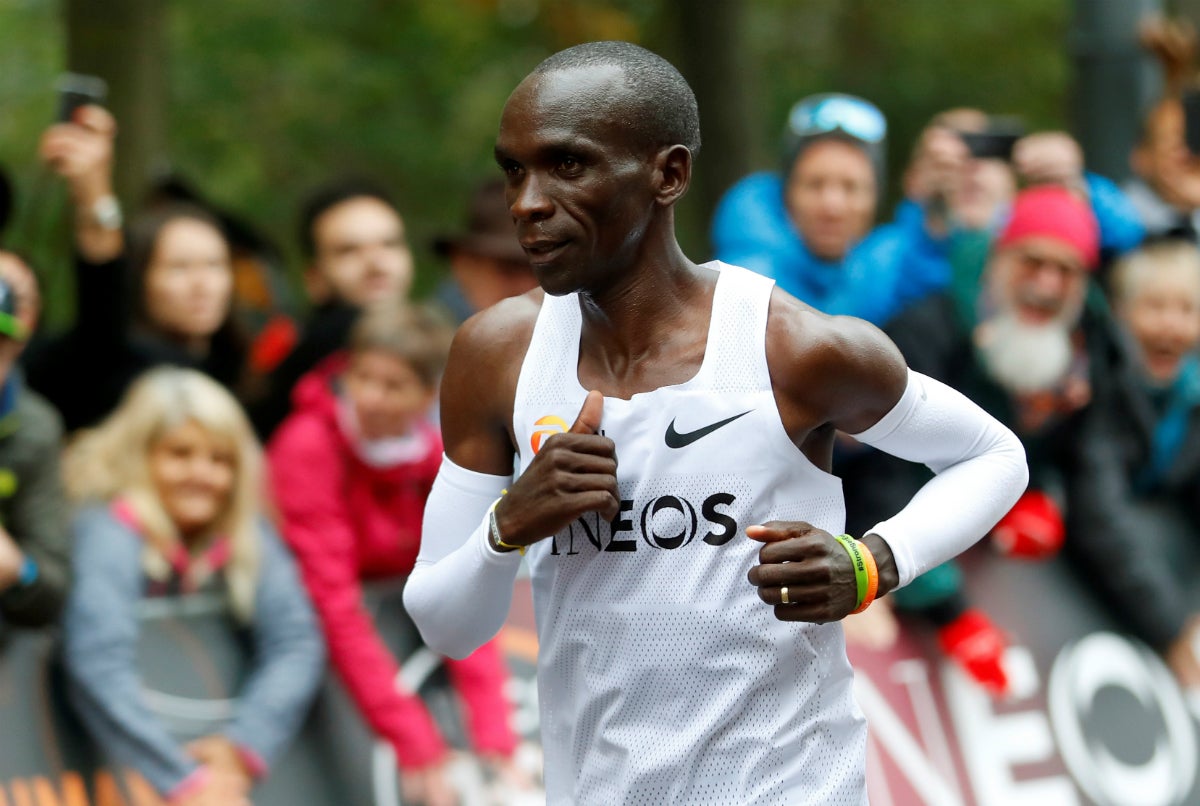 El keniano Eliud Kipchoge, primer atleta en correr un maratón en menos de dos horas El keniano Eliud Kipchoge, primer atleta en correr un maratón en menos de dos horas