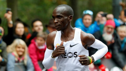Eliud 'Superman' Kipchoge demuestra que no hay imposibles
