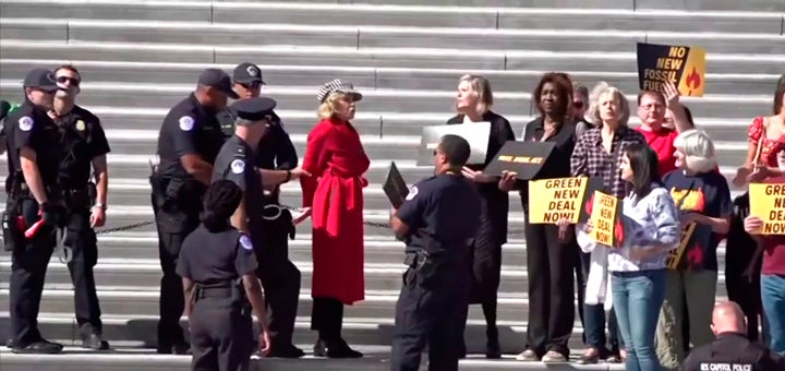 Jane Fonda, entre los 16 detenidos en una protesta en EEUU contra el cambio climático Jane Fonda, entre los 16 detenidos en una protesta en EEUU contra el cambio climático
