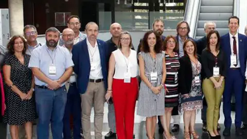 Integrantes de la Comisión Ejecutiva de la Federación Valenciana de Municipios y Provincias. Integrantes de la Comisión Ejecutiva de la Federación Valenciana de Municipios y Provincias.