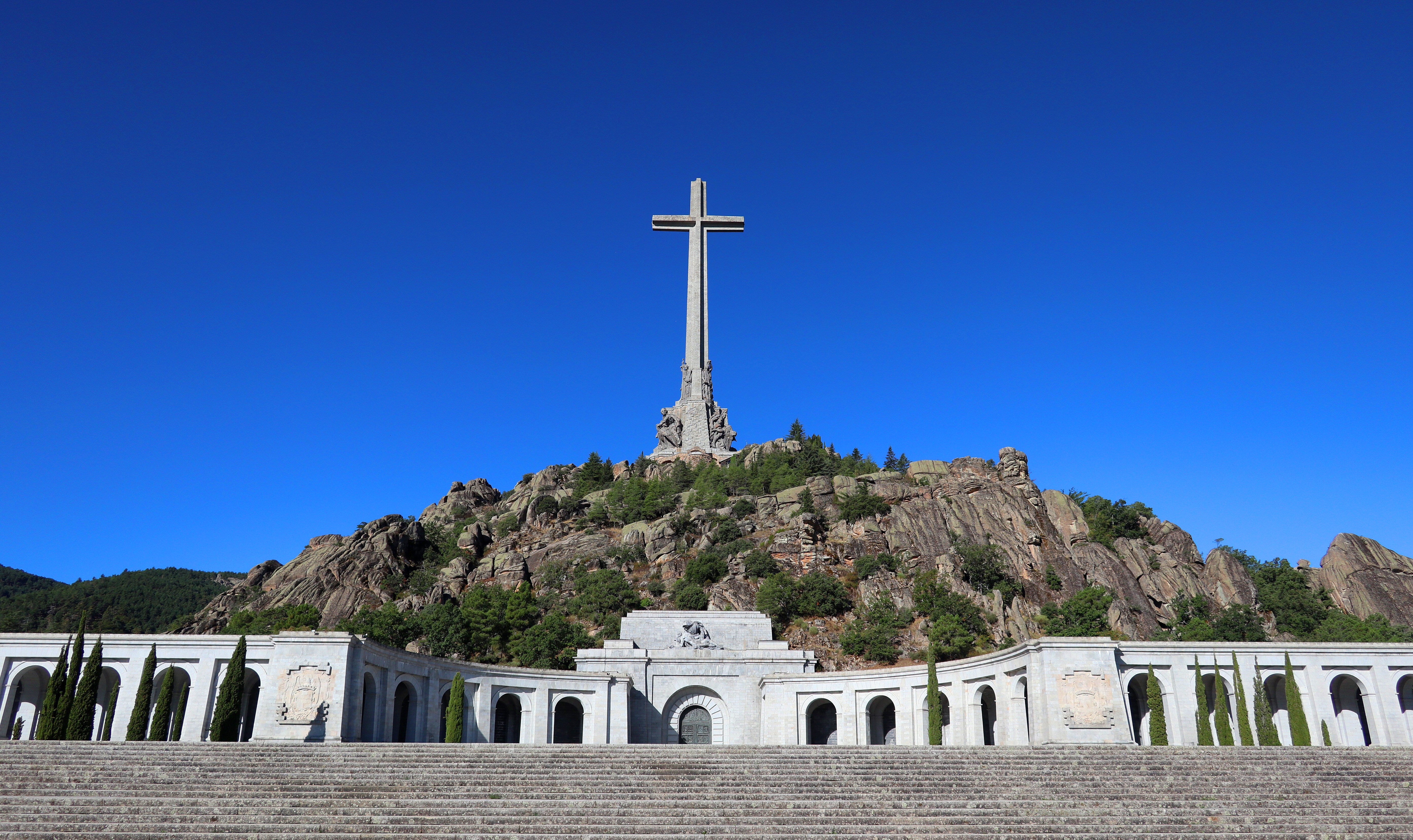 Las preguntas de Amón: "¿Por qué el PP se obstina en especular con el franquismo?" Las preguntas de Amón: "¿Por qué el PP se obstina en especular con el franquismo?"