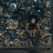 Imagen promocional de la película 'El hoyo', de Galder Gaztelu-Urrutia