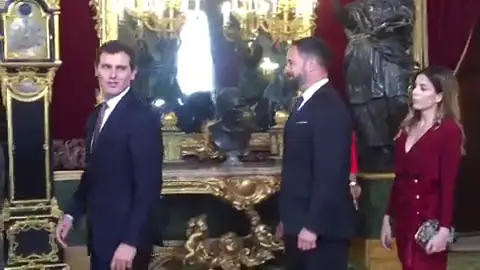 Los Reyes saludan a Rivera y Abascal Los Reyes saludan a Rivera y Abascal