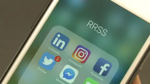 Redes sociales Cachondeo en redes sociales tras la respuesta de Metro Cercanías de Madrid a una usuaria