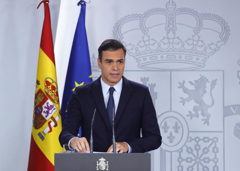 Casado y Rivera muestran su “apoyo y lealtad institucional” a Pedro Sánchez Casado y Rivera muestran su “apoyo y lealtad institucional” a Pedro Sánchez