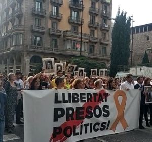 Protestas en Via Laietana tras conocerse la sentencia del procés Protestas en Via Laietana tras conocerse la sentencia del procés