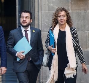 Ester Capella, consejera de Justicia, junto al vicepresidente de la Generalitat y conseller de Economía y Hacienda, Pere Aragonès (c), y el conseller Acción Exterior, Relaciones Institucionales y Transparencia, Alfred Bosch (i), Ester Capella, consejera de Justicia, junto al vicepresidente de la Generalitat y conseller de Economía y Hacienda, Pere Aragonès (c), y el conseller Acción Exterior, Relaciones Institucionales y Transparencia, Alfred Bosch (i),