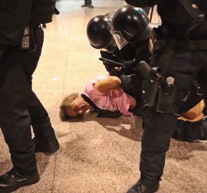 Un detenido en las protestas del aeropuerto de El Prat Un detenido en las protestas del aeropuerto de El Prat