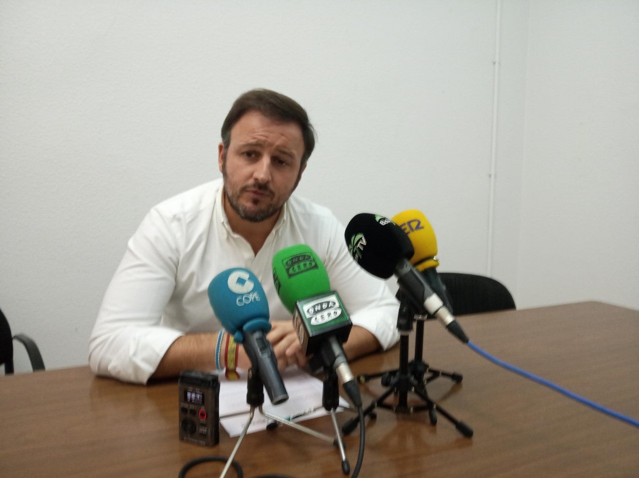 El PP de Elche acusa al gobierno local de PSOE y Compromís de estar instalado en “la desfachatez” y la “venta de humo” El PP de Elche acusa al gobierno local de PSOE y Compromís de estar instalado en “la desfachatez” y la “venta de humo”