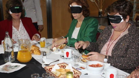 desayuno a ciegas