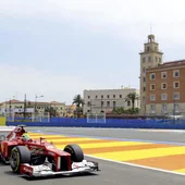 Un piloto rueda por la pista del circuito urbano de Valencia en junio de 2012. Un piloto rueda por la pista del circuito urbano de Valencia en junio de 2012.