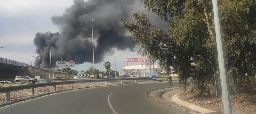 Incendio en el Polígono Guadalhorce Incendio en el Polígono Guadalhorce