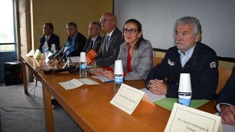 Alfonso Rueda e Ethel V&aacute;zquez na reuni&oacute;n na Gudi&ntilde;a