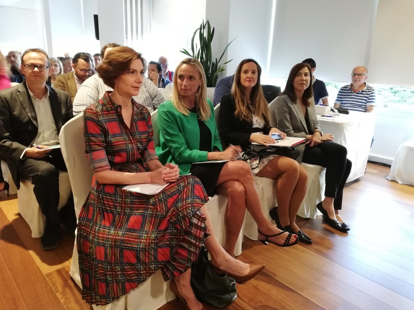 Oliver ve "muy difícil" aplazar pago del IVA a los afectados por Thomas Cook Oliver ve "muy difícil" aplazar pago del IVA a los afectados por Thomas Cook