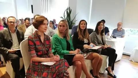 Bel Oliver, secretaria de Estado de Turismo, junto a la presidenta de la FEHM, María Frontera Bel Oliver, secretaria de Estado de Turismo, junto a la presidenta de la FEHM, María Frontera