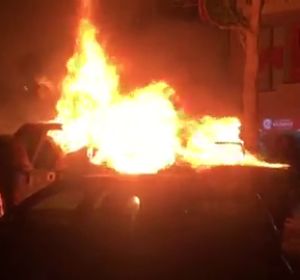 Incendios y barricadas en las protestas en el centro de Barcelona Incendios y barricadas en las protestas en el centro de Barcelona