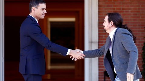 Pedro S&aacute;nchez recibe a Pablo Iglesias en Moncloa por los disturbios en Catalu&ntilde;a