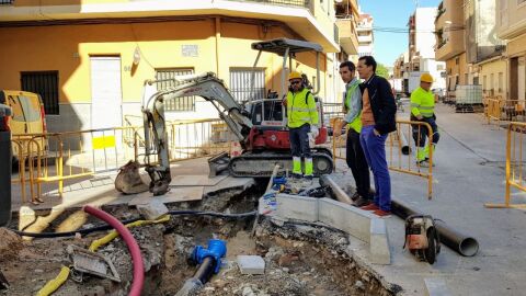 Obras en la calle Juan de Austria de Elda.