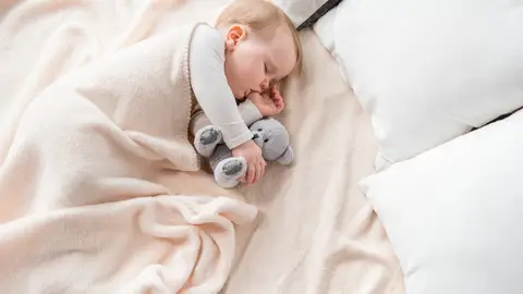 Bebé durmiendo Bebé durmiendo