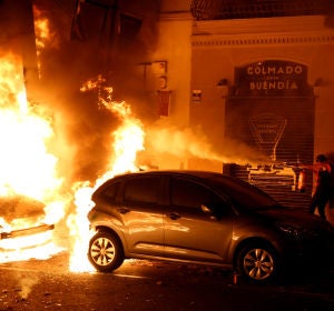 Coches ardiendo en Barcelona Coches ardiendo en Barcelona