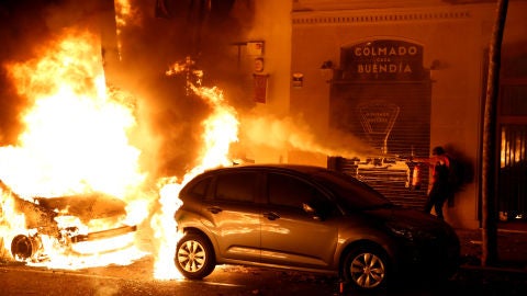 Coches ardiendo en Barcelona