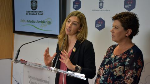 Mariana Boadella y Mar&iacute;a Fresneda durante la rueda de prensa