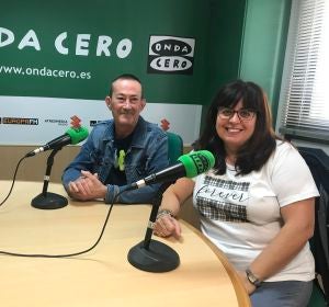 Luis y Pepi, padres del nadador Luis Paredes Marco, en su visita a Onda Cero Elche. Luis y Pepi, padres del nadador Luis Paredes Marco, en su visita a Onda Cero Elche.