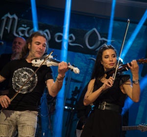Pilar Rubio y Mägo de Oz interpretan 'Fiesta pagana' en directo en 'El Hormiguero 3.0' Pilar Rubio y Mägo de Oz interpretan 'Fiesta pagana' en directo en 'El Hormiguero 3.0'