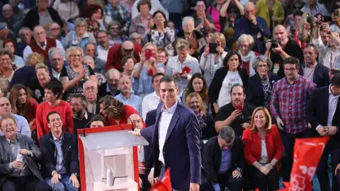 Pedro Sánchez en el mitin de Elda. Pedro Sánchez en el mitin de Elda.