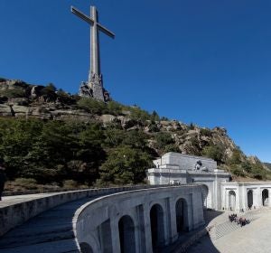 Elecciones generales 2019: Familiares de Franco portan el féretro con los restos mortales del dictador tras su exhumación Elecciones generales 2019: Familiares de Franco portan el féretro con los restos mortales del dictador tras su exhumación