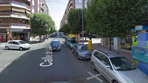 El atraco ha tenido lugar en una tienda de telefonía de la calle La Mata El atraco ha tenido lugar en una tienda de telefonía de la calle La Mata