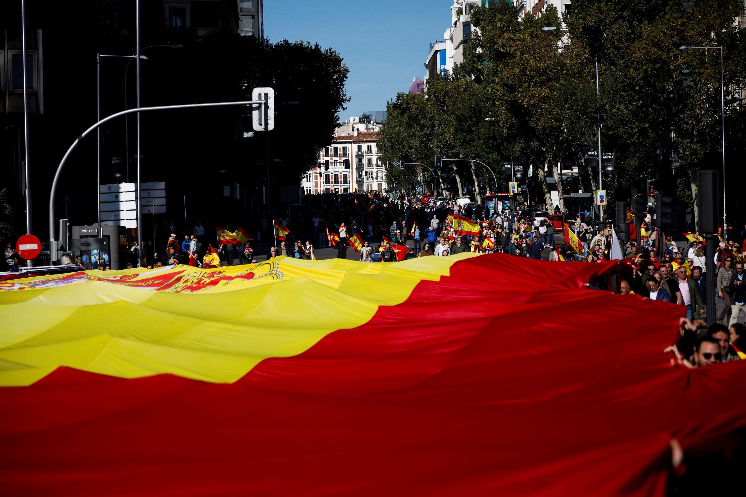 Humor | Los cuñados del mundo, paranoicos, cotillas.... Así somos los españoles Humor | Los cuñados del mundo, paranoicos, cotillas.... Así somos los españoles